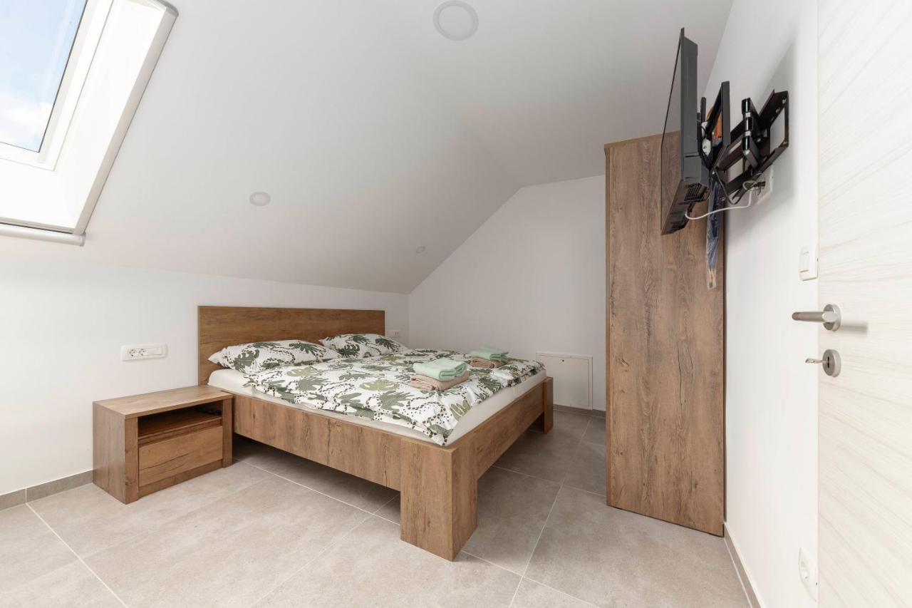 Apartments Linda Брезье Экстерьер фото