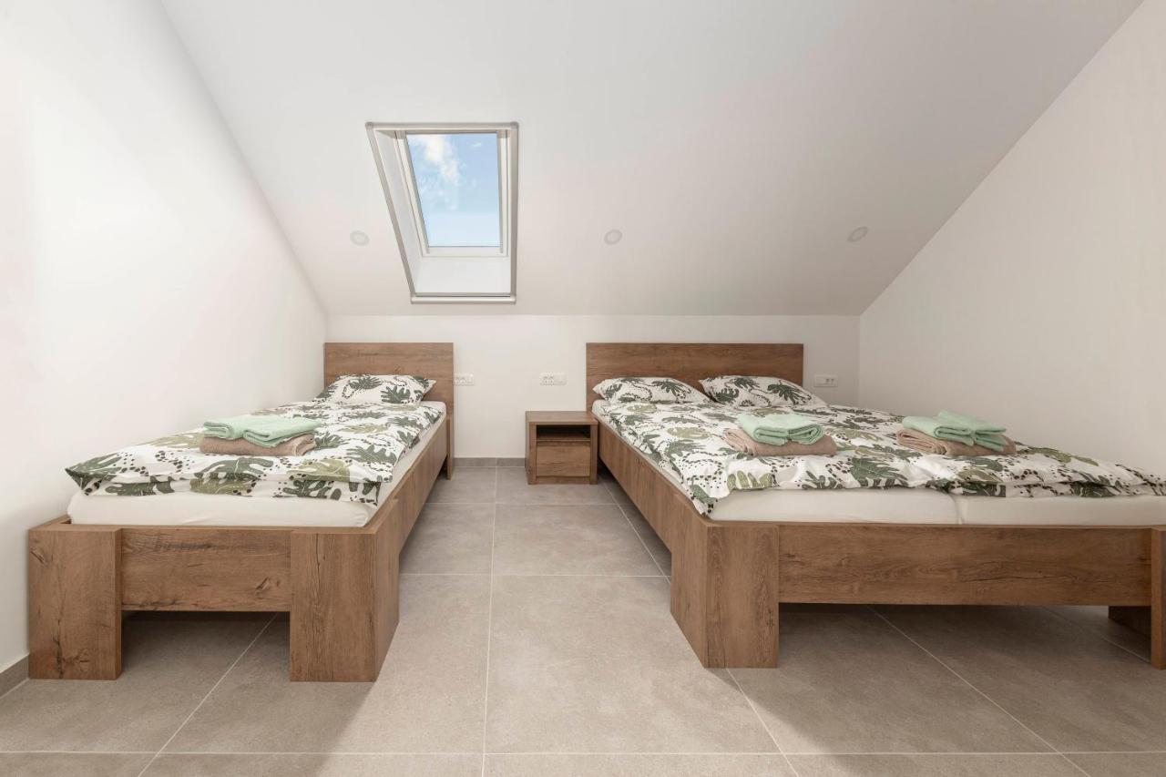 Apartments Linda Брезье Экстерьер фото