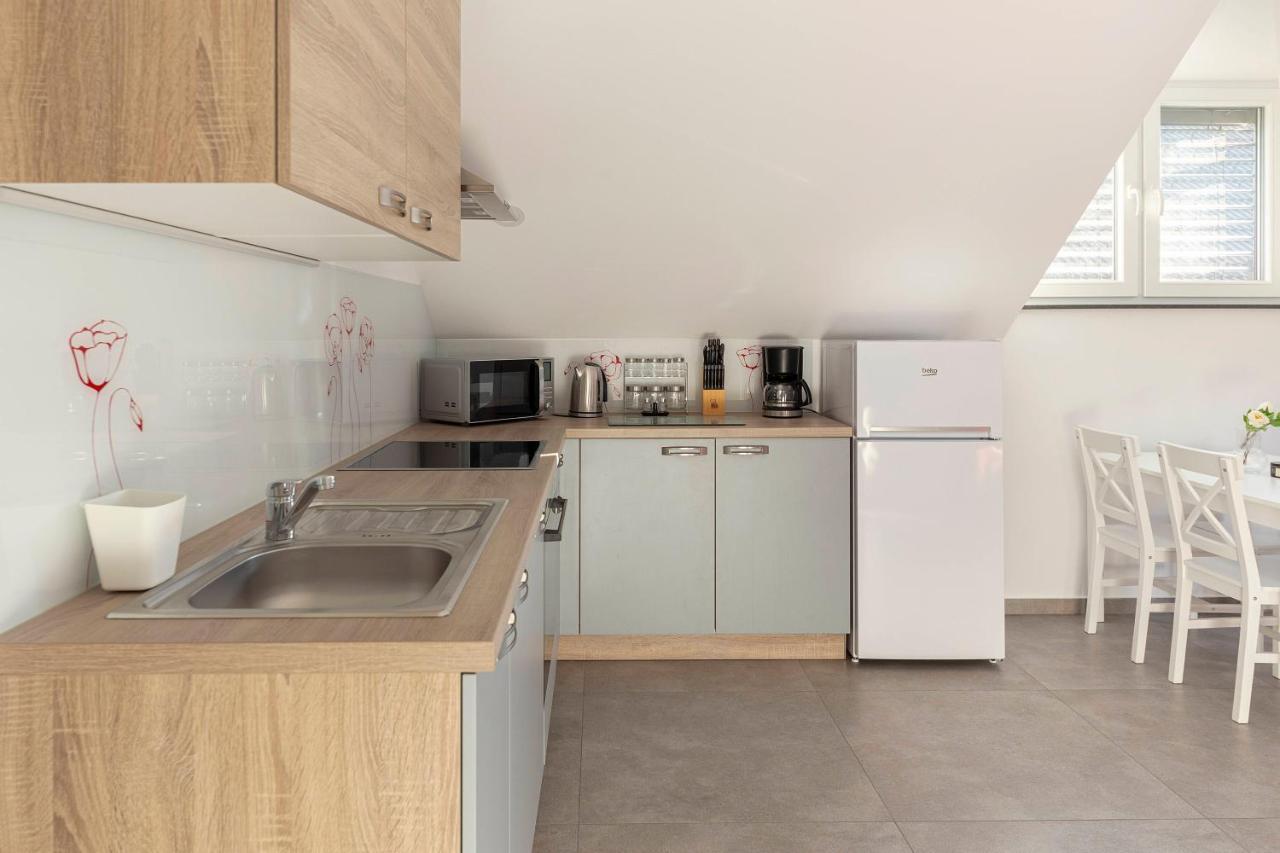 Apartments Linda Брезье Экстерьер фото